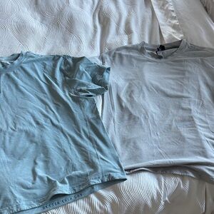 lululemon athletica Men's Crew Tee in Sky Blue and Pale Gray
